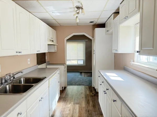 $149,900 | 21345 Inkster Road, Farmington, MI 48336