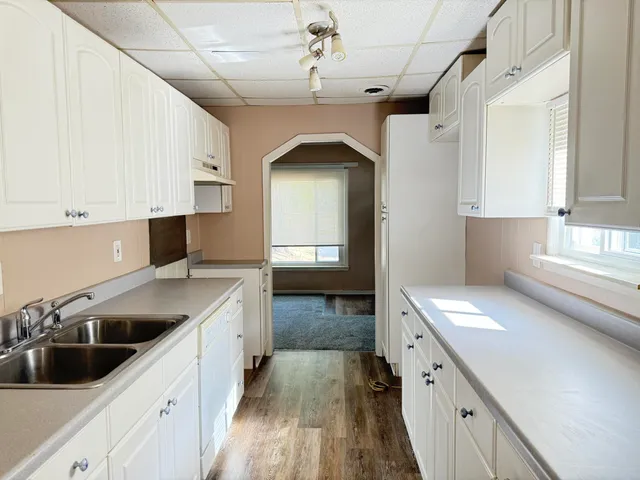 $165,000 | 21345 Inkster Road, Farmington, MI 48336