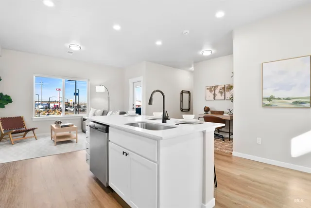 $320,000 | 520 North Lucy Lane, Nampa, ID 83687