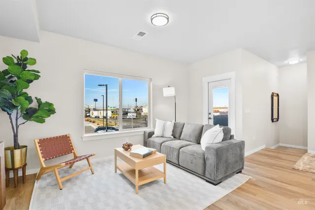 $320,000 | 520 North Lucy Lane, Nampa, ID 83687