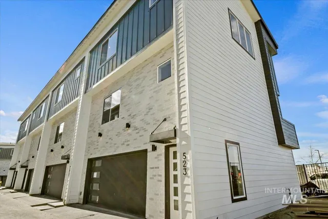 $320,000 | 520 North Lucy Lane, Nampa, ID 83687