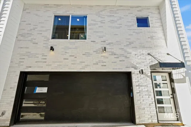 $320,000 | 520 North Lucy Lane, Nampa, ID 83687