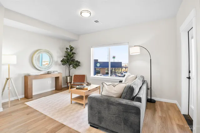 $320,000 | 520 North Lucy Lane, Nampa, ID 83687