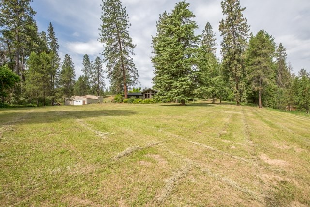 38811 North Valley Road Elk, WA 99009 - Photo 2 of 20