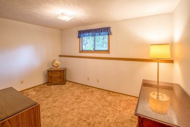 38811 North Valley Road Elk, WA 99009 - Photo 16 of 20