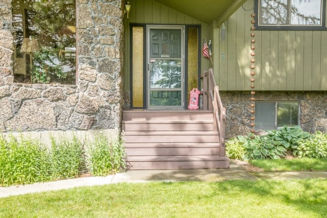 38811 North Valley Road Elk, WA 99009 - Photo 3 of 20