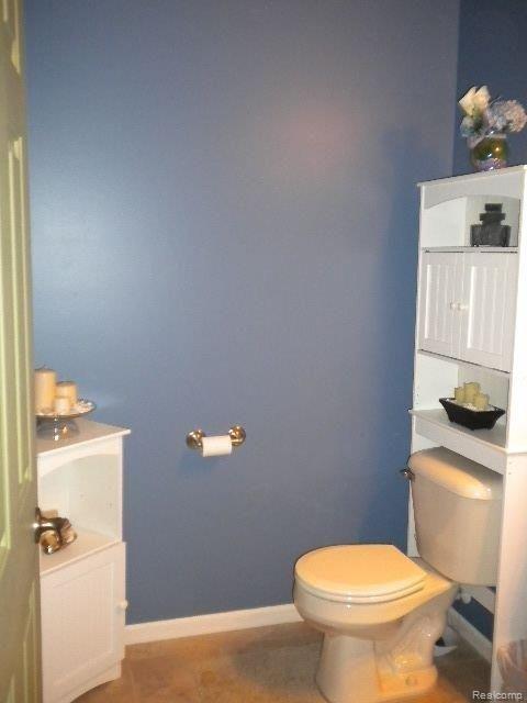 10225 Crossview Trail Howell, MI 48855 - Photo 5 of 17 Half Bath.jpg