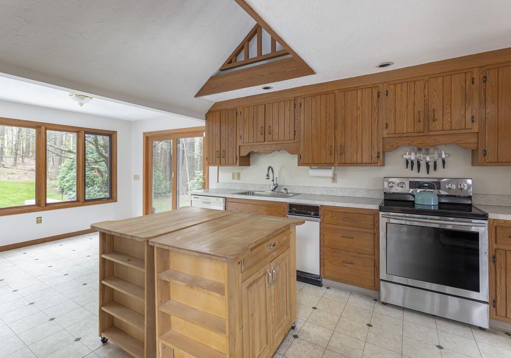 167 Armsby Road Sutton, MA 01590 - Photo 17 of 40