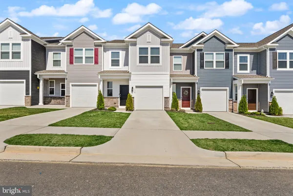 $369,900 | 138 Willett Holw Street, Stephens City, VA 22655