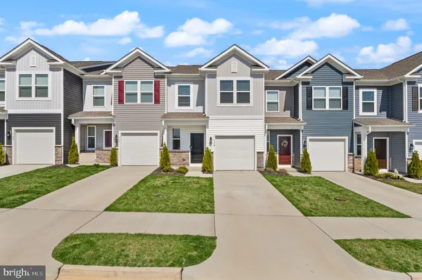 $369,900 | 138 Willett Holw Street, Stephens City, VA 22655