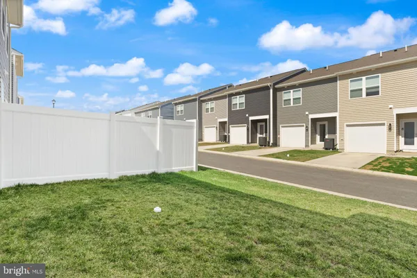 $369,900 | 138 Willett Holw Street, Stephens City, VA 22655