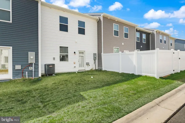 $369,900 | 138 Willett Holw Street, Stephens City, VA 22655