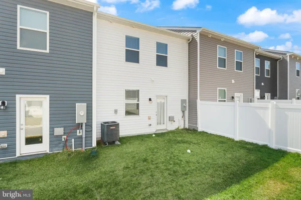 $369,900 | 138 Willett Holw Street, Stephens City, VA 22655