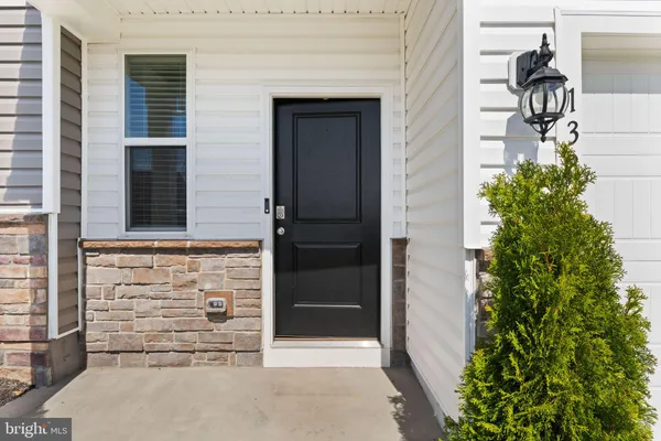 $369,900 | 138 Willett Holw Street, Stephens City, VA 22655