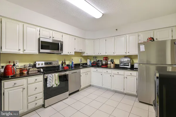 $3,600 | 3713 South George Mason Drive, Unit 1011, Falls Church, VA 22041