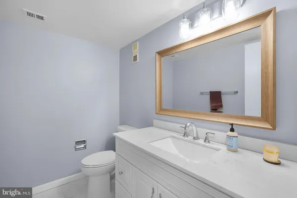 $3,600 | 3713 South George Mason Drive, Unit 1011, Falls Church, VA 22041