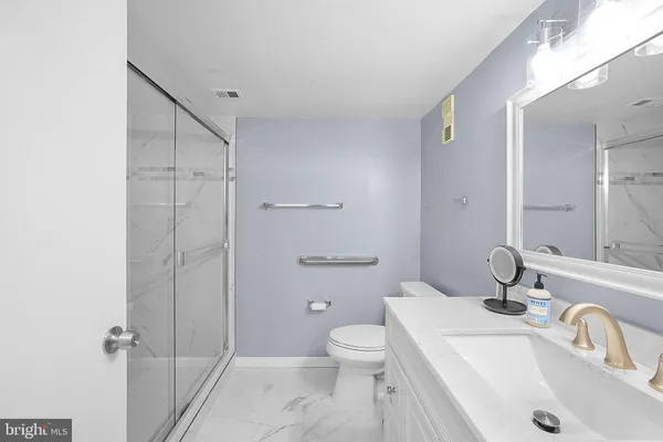 $3,600 | 3713 South George Mason Drive, Unit 1011, Falls Church, VA 22041