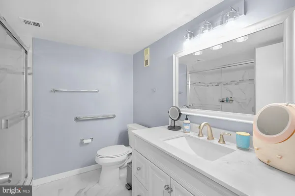 $3,600 | 3713 South George Mason Drive, Unit 1011, Falls Church, VA 22041