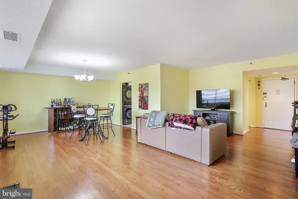 $3,600 | 3713 South George Mason Drive, Unit 1011, Falls Church, VA 22041