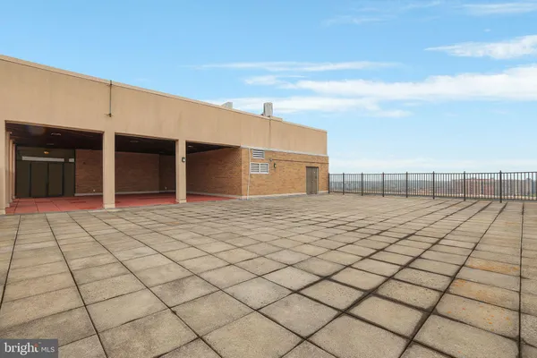 $3,600 | 3713 South George Mason Drive, Unit 1011, Falls Church, VA 22041