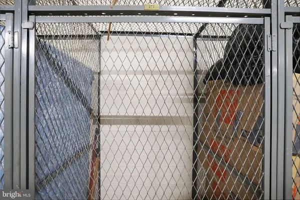 $3,600 | 3713 South George Mason Drive, Unit 1011, Falls Church, VA 22041