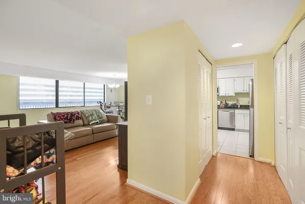 $3,600 | 3713 South George Mason Drive, Unit 1011, Falls Church, VA 22041