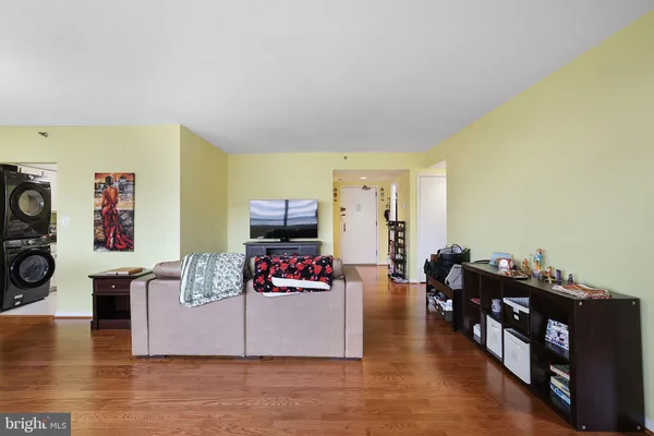 $3,600 | 3713 South George Mason Drive, Unit 1011, Falls Church, VA 22041