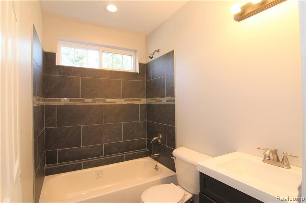 7440 Lahring Road Gaines, MI 48436 - Photo 7 of 12
