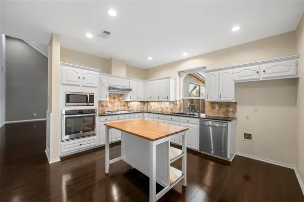 $549,900 | 1819 Sandalwood Lane, Grapevine, TX 76051