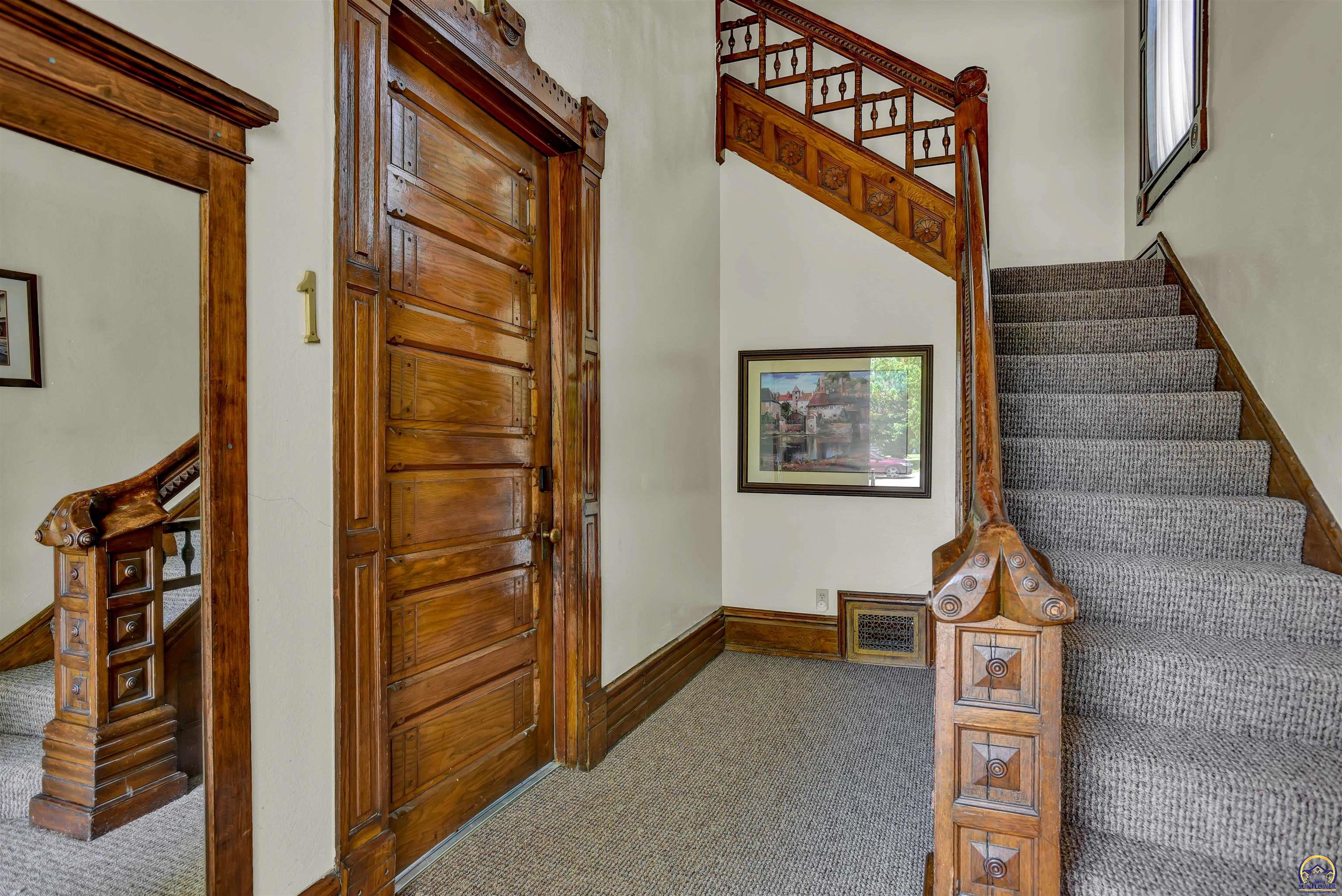 717 Southwest Lincoln Street Topeka, KS 66606 - Photo 5 of 12