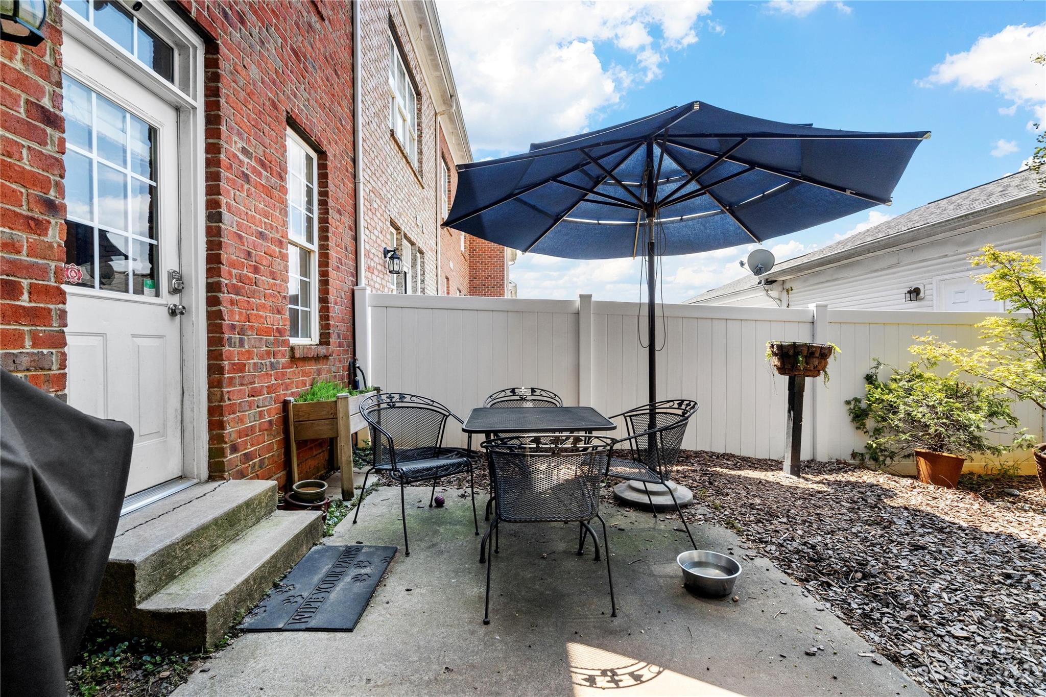 118 Singleton Road Mooresville, NC 28117 - Photo 4 of 28 a view of an outdoor sitting area with couch