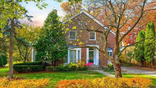 $1,175,000 | 1878 Sunset Road, Highland Park, IL 60035