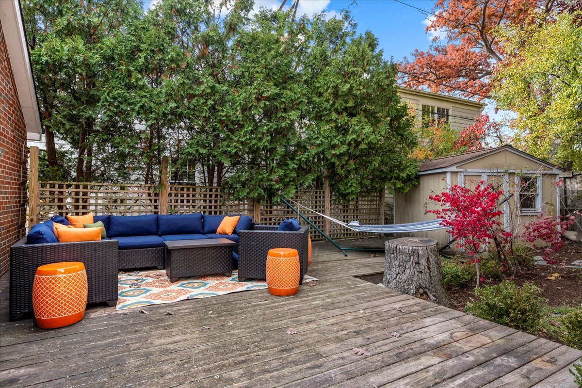 1878 Sunset Road Highland Park, IL 60035 - Photo 30 of 40 a outdoor view with a sitting space