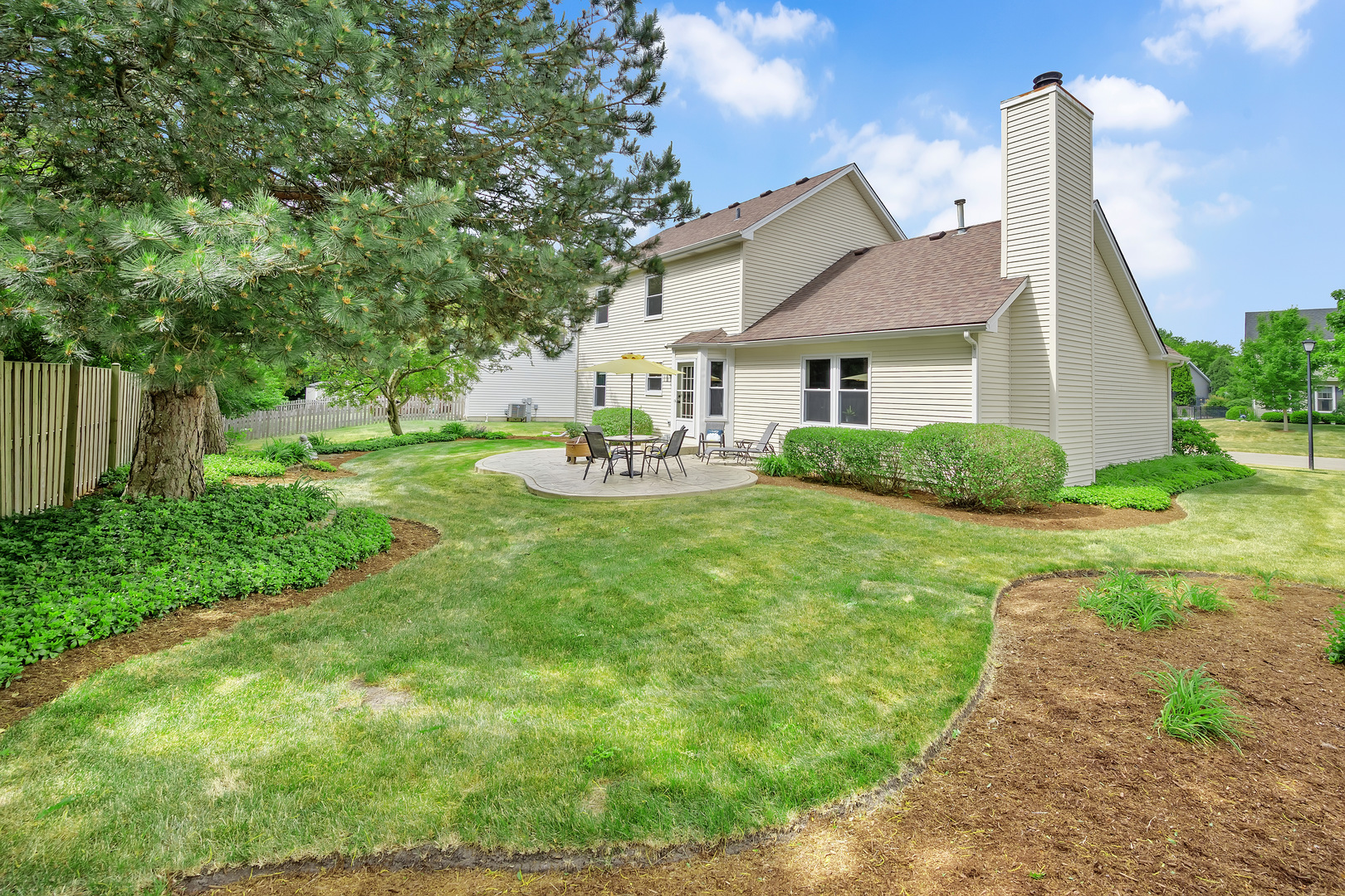 2499 Highland Road Geneva, IL 60134 - Photo 25 of 29 a front view of house with yard and green space