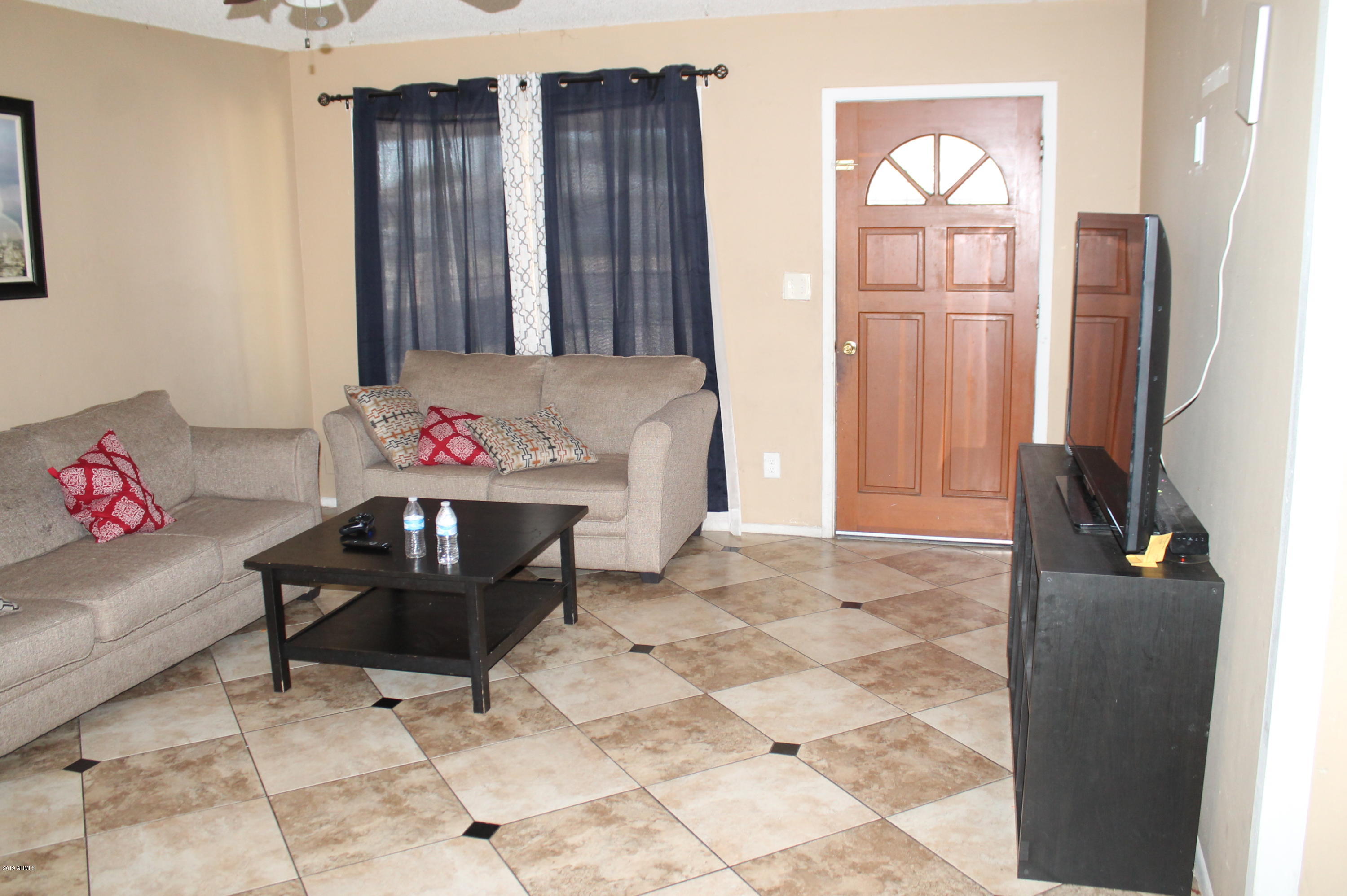 6457 West Osborn Road Phoenix, AZ 85033 - Photo 3 of 13 IMG_9437
