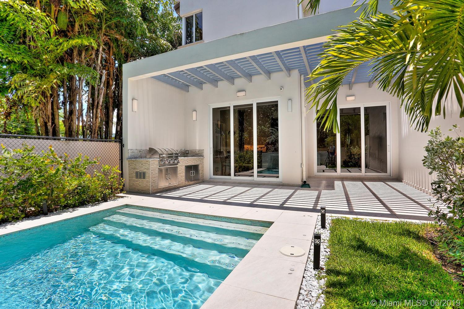 11847 Southwest 81st Road Pinecrest, FL 33156 - Photo 1 of 40 Gallery Image 1