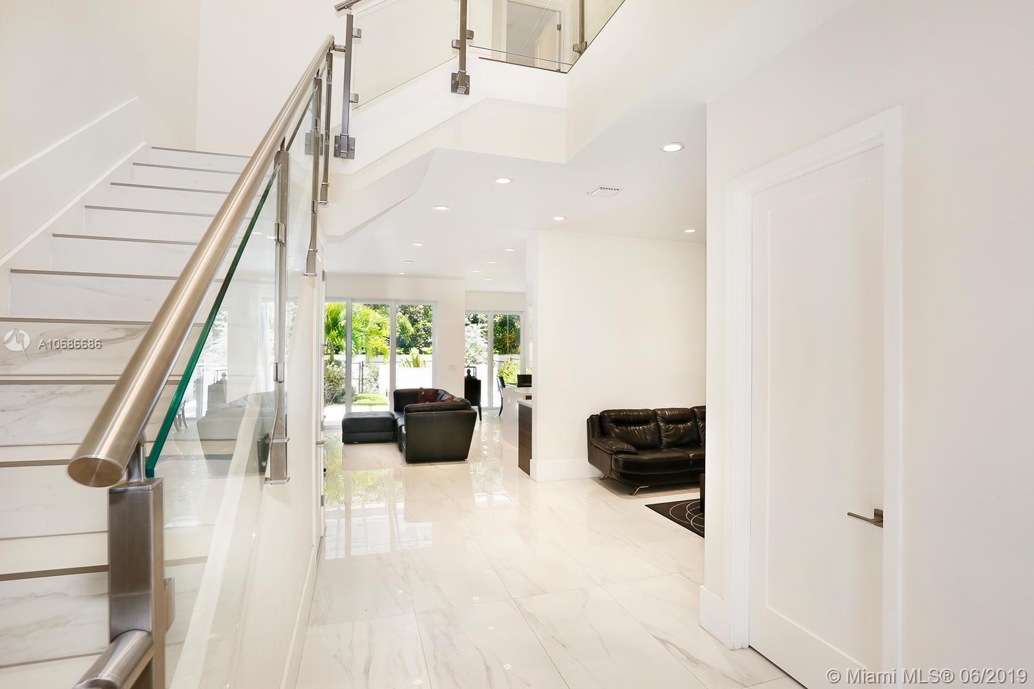 11847 Southwest 81st Road Pinecrest, FL 33156 - Photo 2 of 40 Gallery Image 2