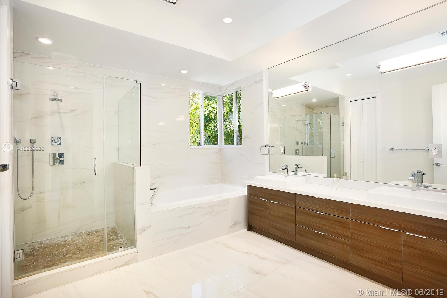 11847 Southwest 81st Road Pinecrest, FL 33156 - Photo 15 of 40 Gallery Image 15