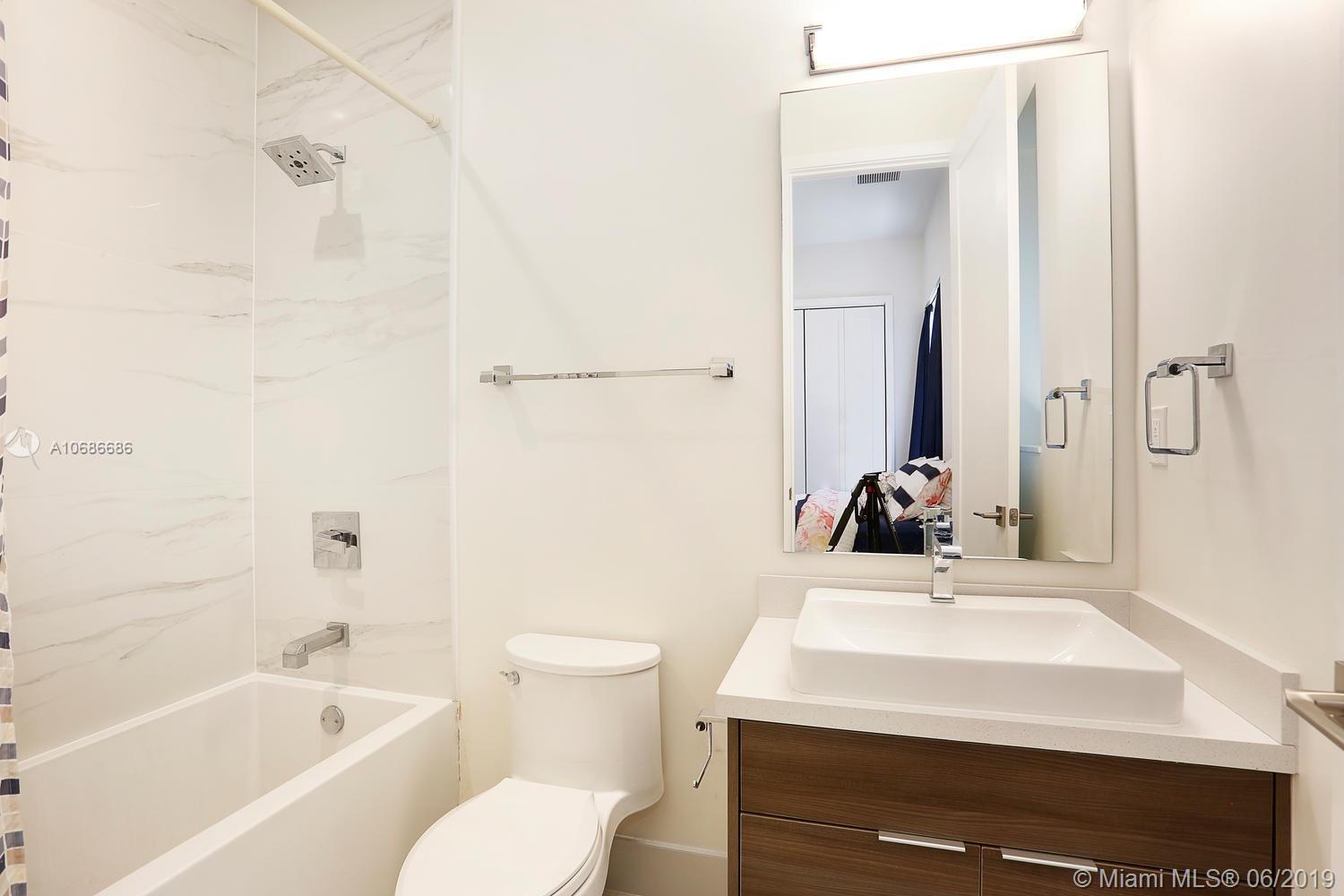 11847 Southwest 81st Road Pinecrest, FL 33156 - Photo 17 of 40 Gallery Image 17