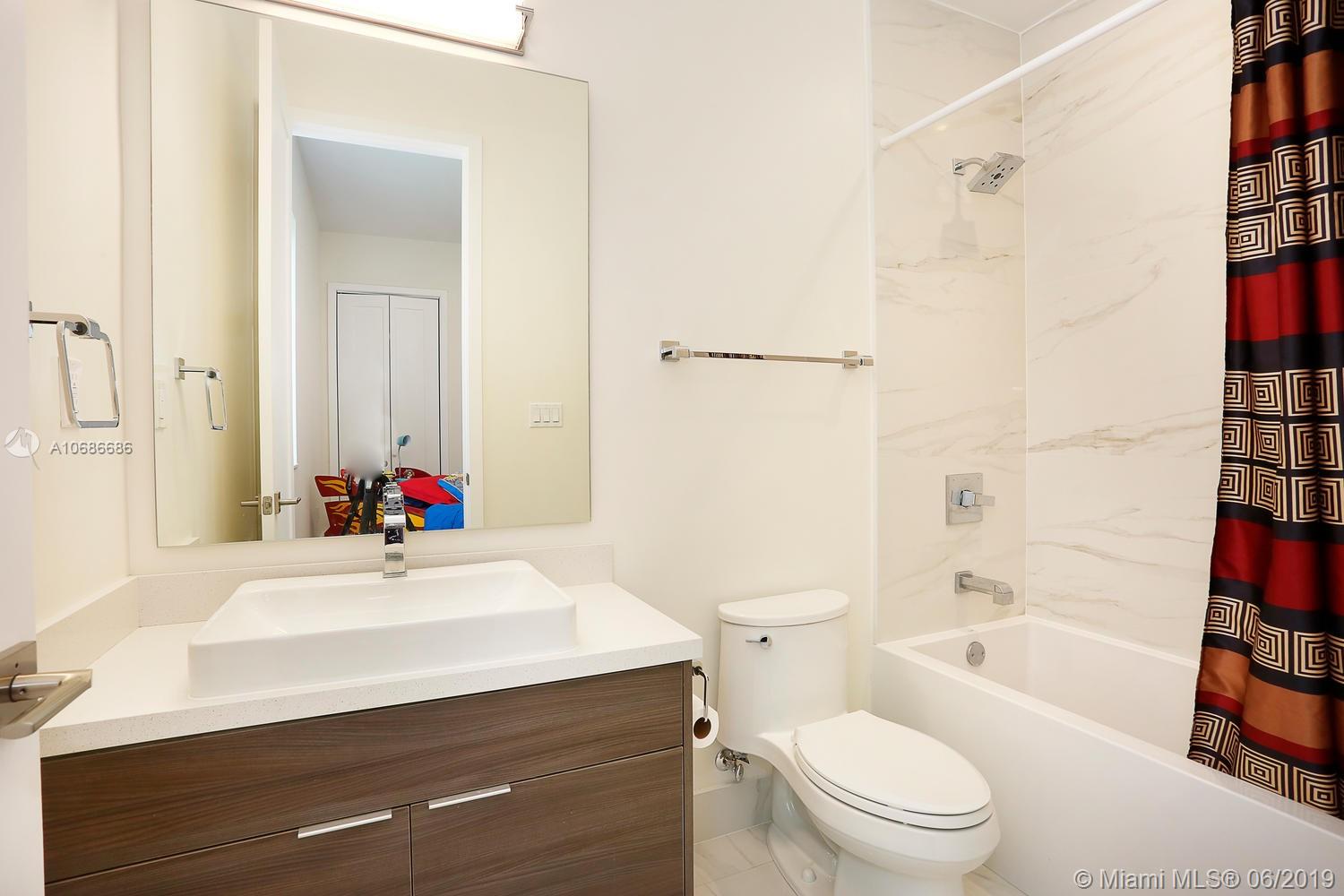 11847 Southwest 81st Road Pinecrest, FL 33156 - Photo 19 of 40 Gallery Image 19