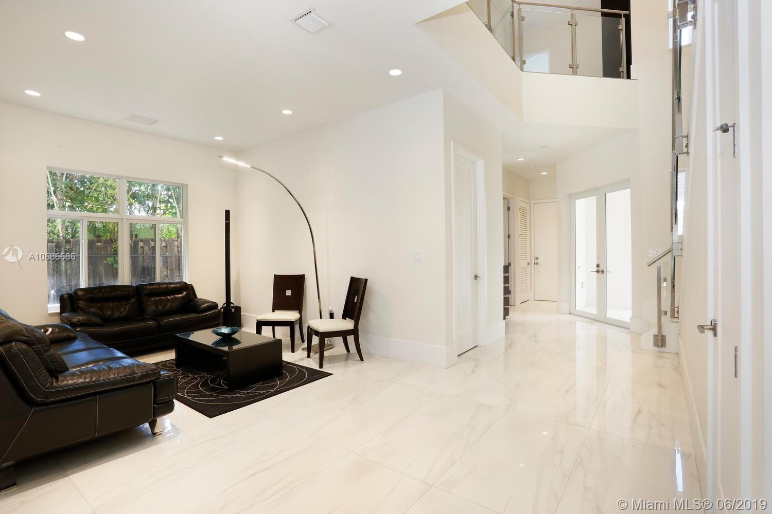 11847 Southwest 81st Road Pinecrest, FL 33156 - Photo 3 of 40 Gallery Image 3