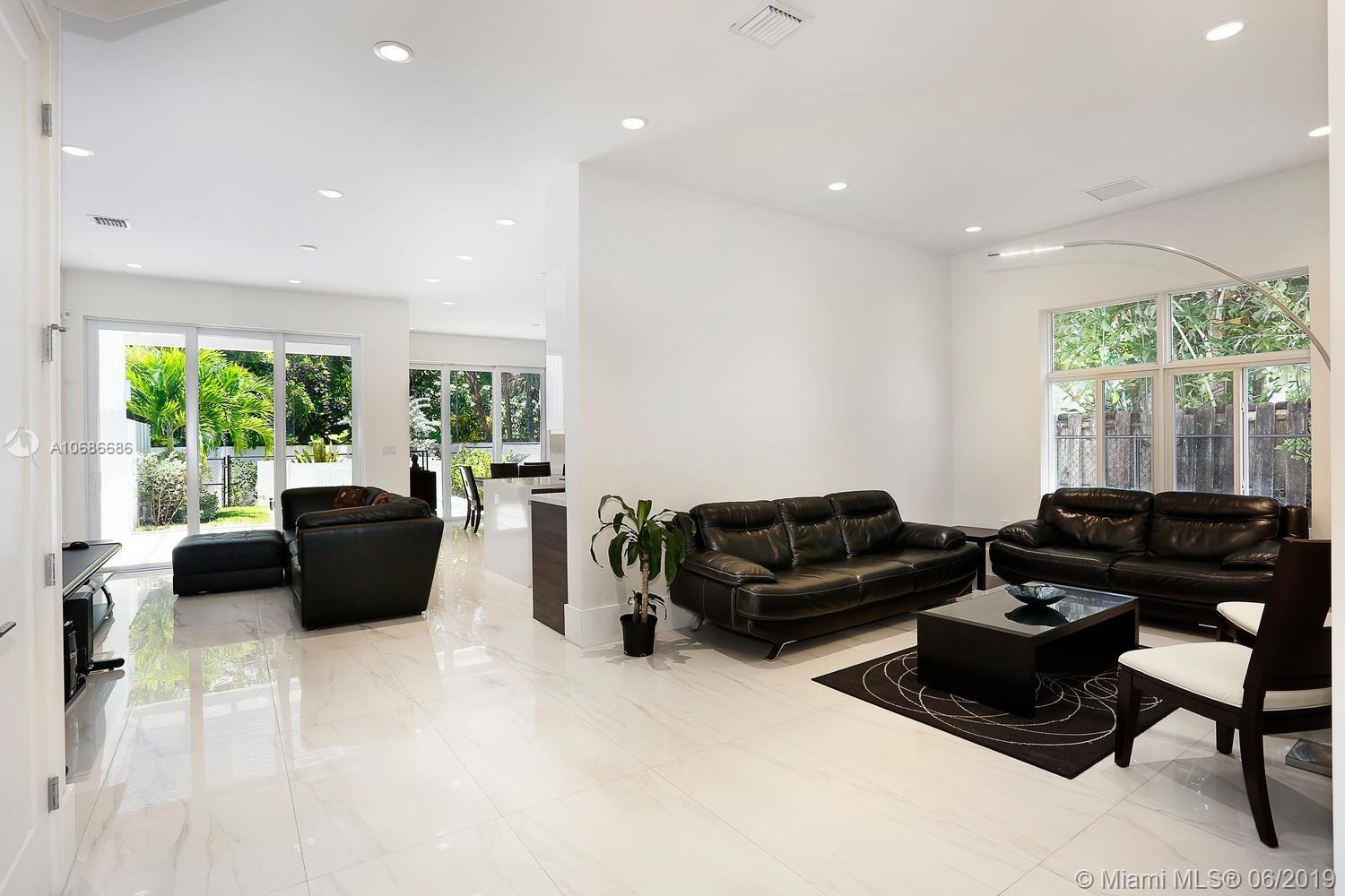 11847 Southwest 81st Road Pinecrest, FL 33156 - Photo 22 of 40 Gallery Image 22
