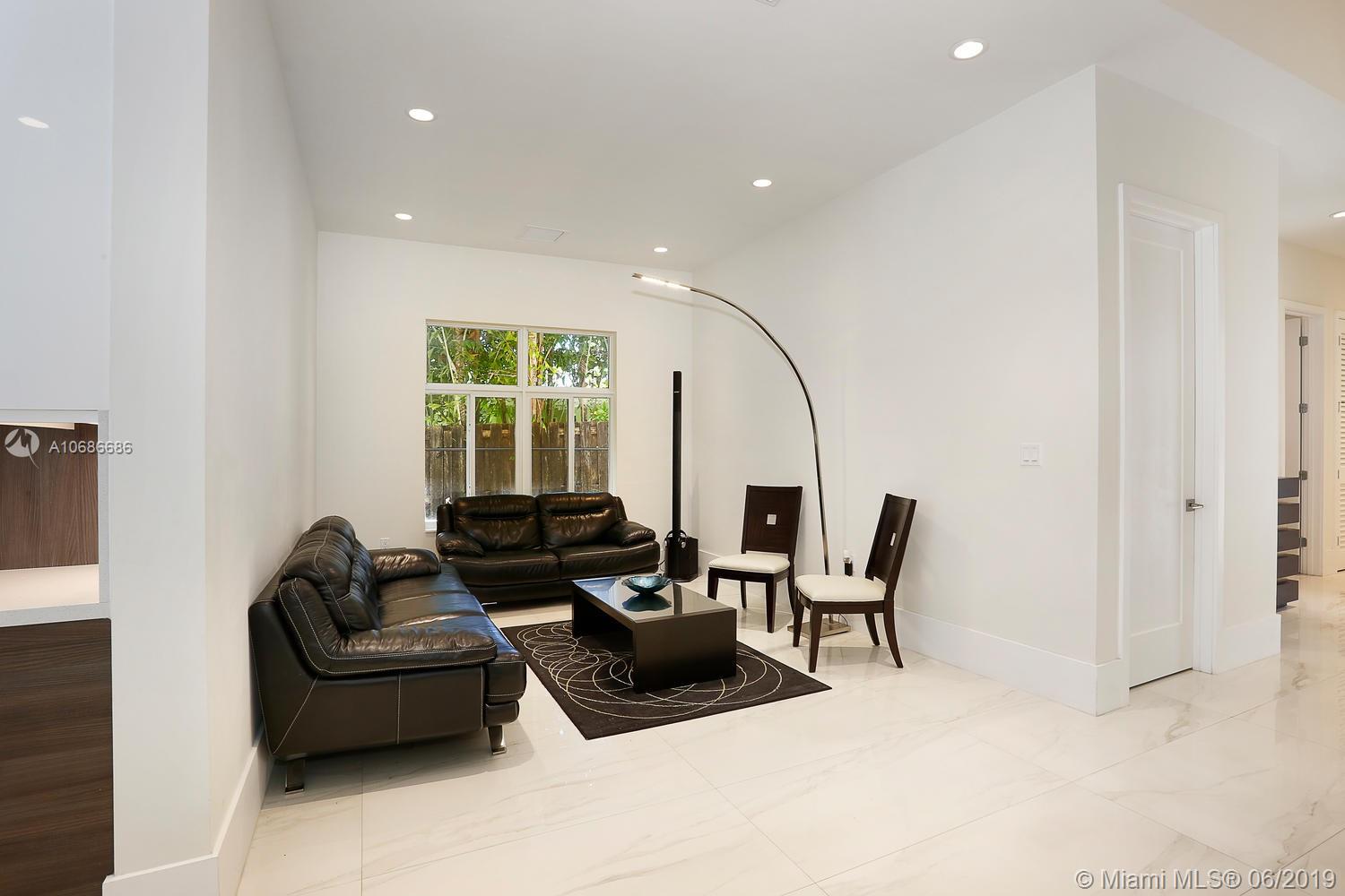 11847 Southwest 81st Road Pinecrest, FL 33156 - Photo 24 of 40 Gallery Image 24