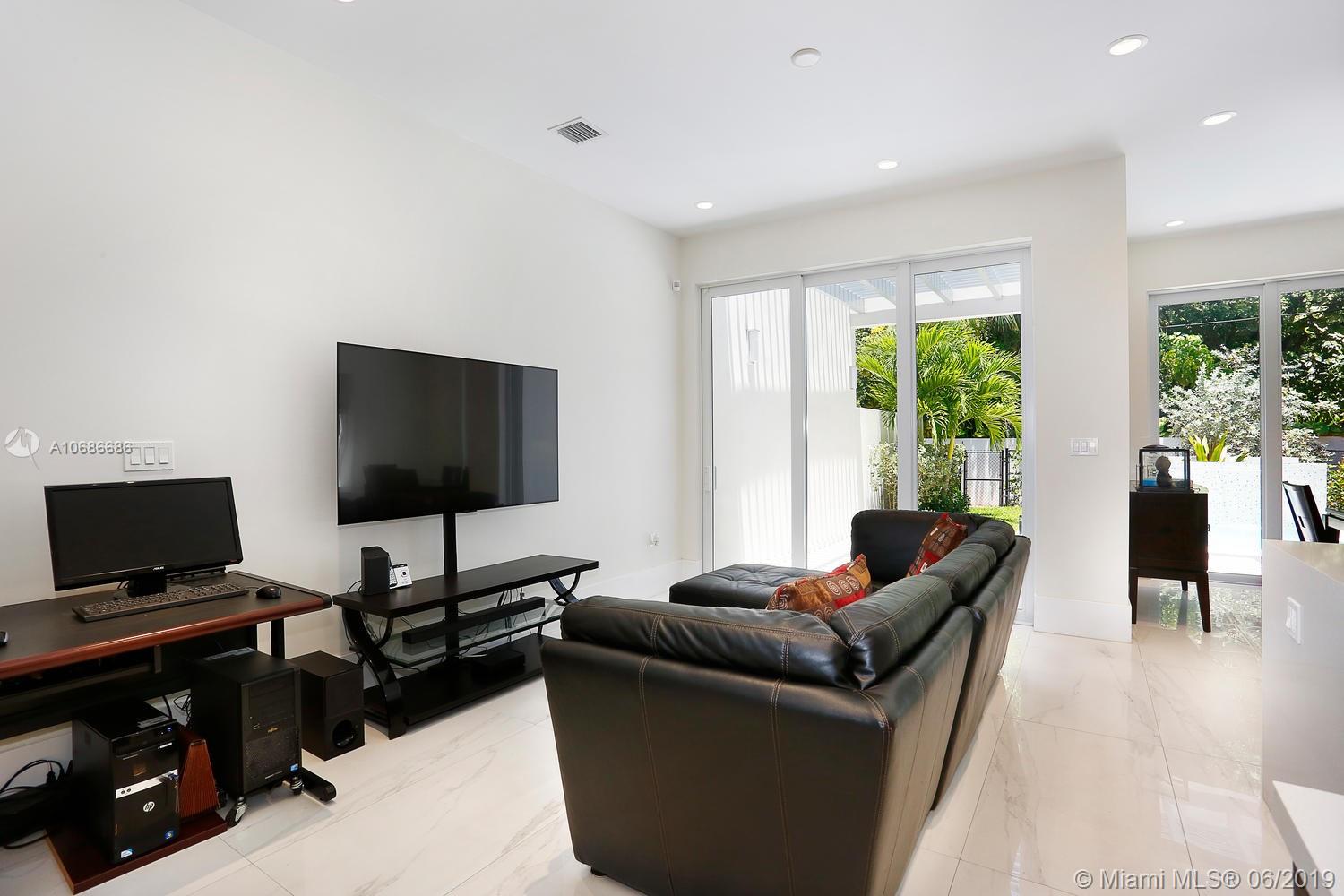 11847 Southwest 81st Road Pinecrest, FL 33156 - Photo 25 of 40 Gallery Image 25