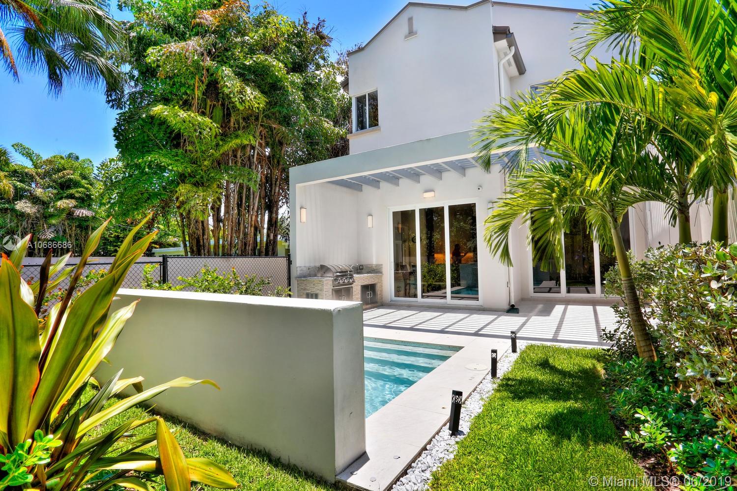 11847 Southwest 81st Road Pinecrest, FL 33156 - Photo 37 of 40 Gallery Image 37