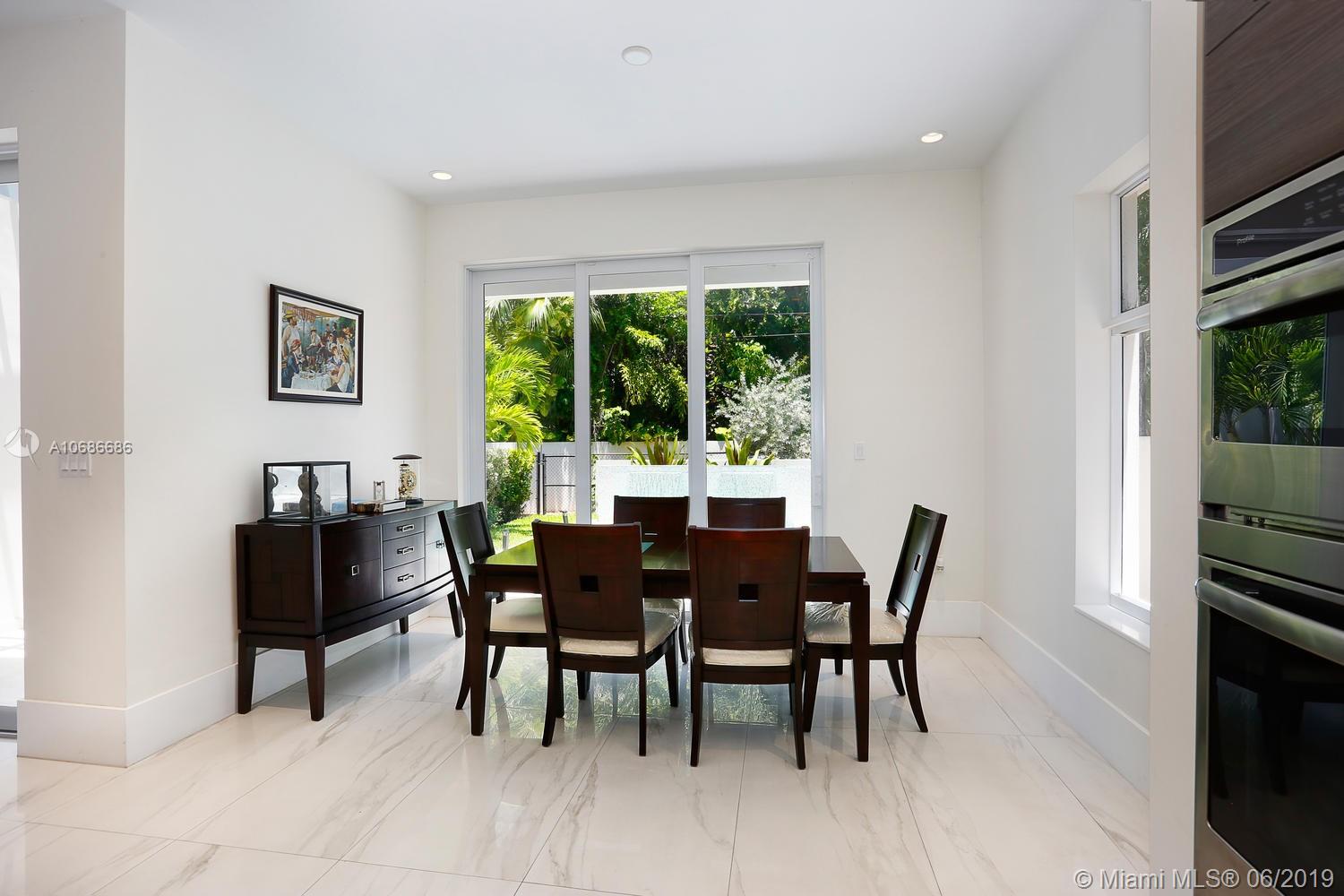 11847 Southwest 81st Road Pinecrest, FL 33156 - Photo 6 of 40 Gallery Image 6