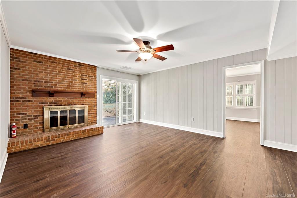2226 Hamilton Mill Road Charlotte, NC 28270 - Photo 4 of 27