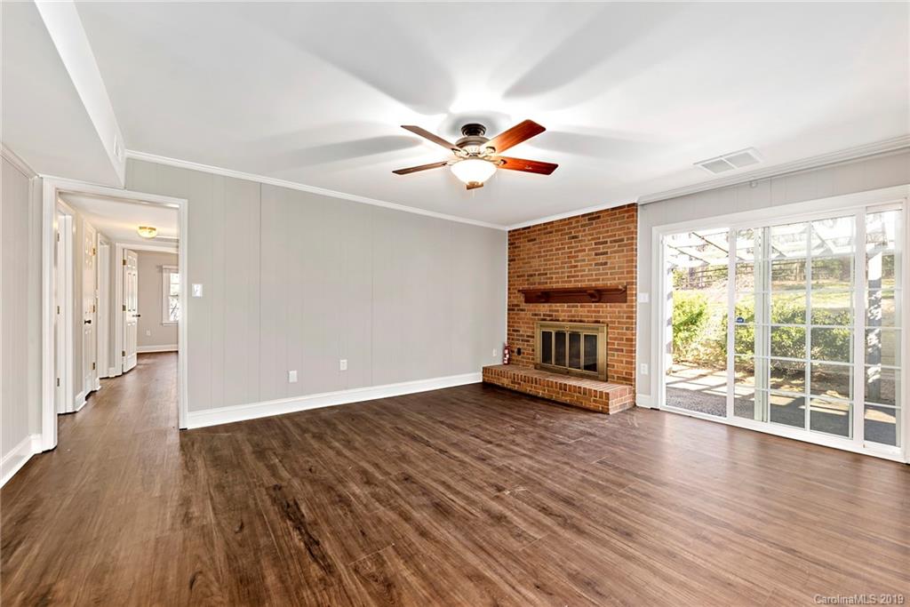 2226 Hamilton Mill Road Charlotte, NC 28270 - Photo 5 of 27