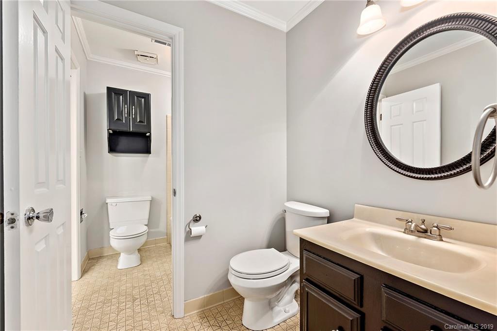 2226 Hamilton Mill Road Charlotte, NC 28270 - Photo 10 of 27