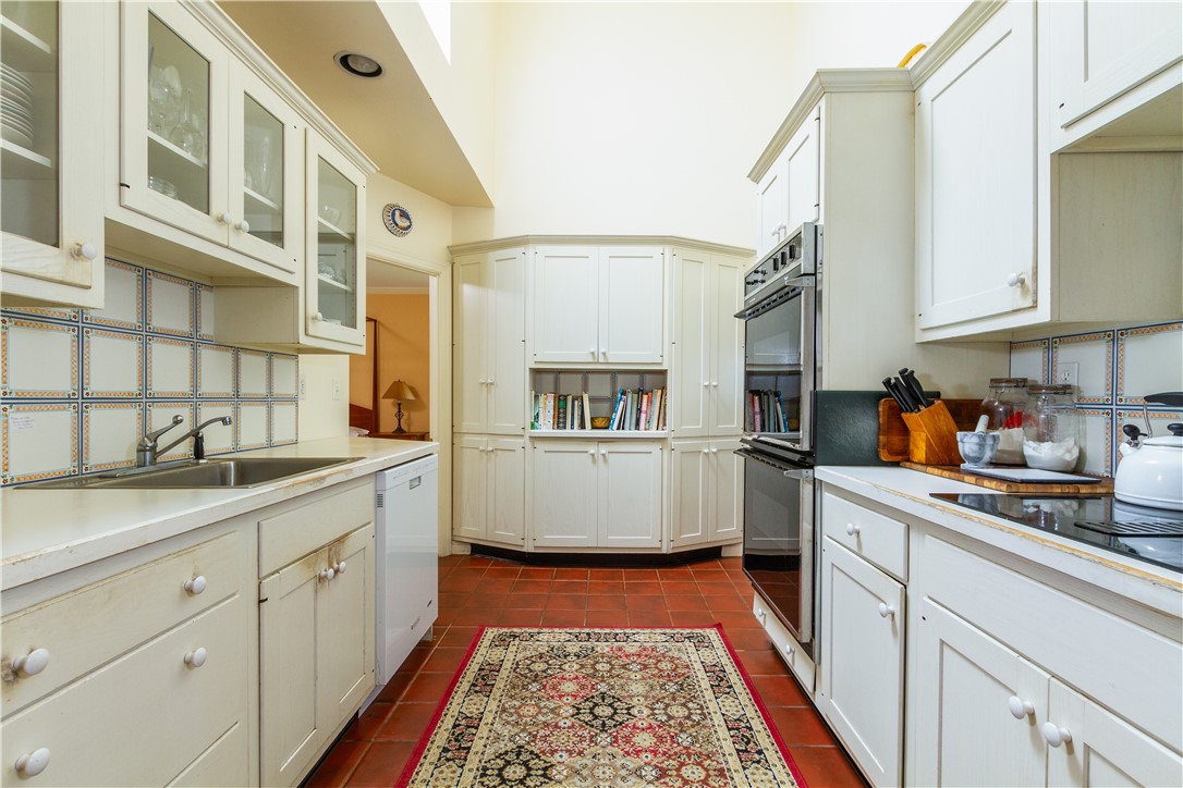 244 Ocean Road Narragansett, RI 02882 - Photo 19 of 50